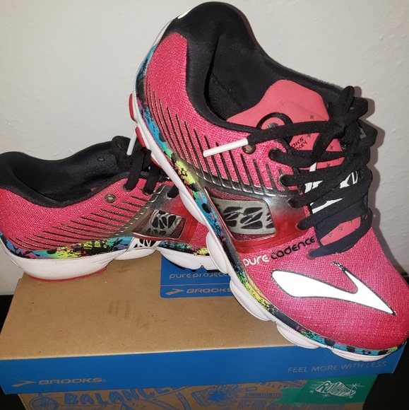 Gently used Brooks Purecandece running shoes - Picture 2 of 4